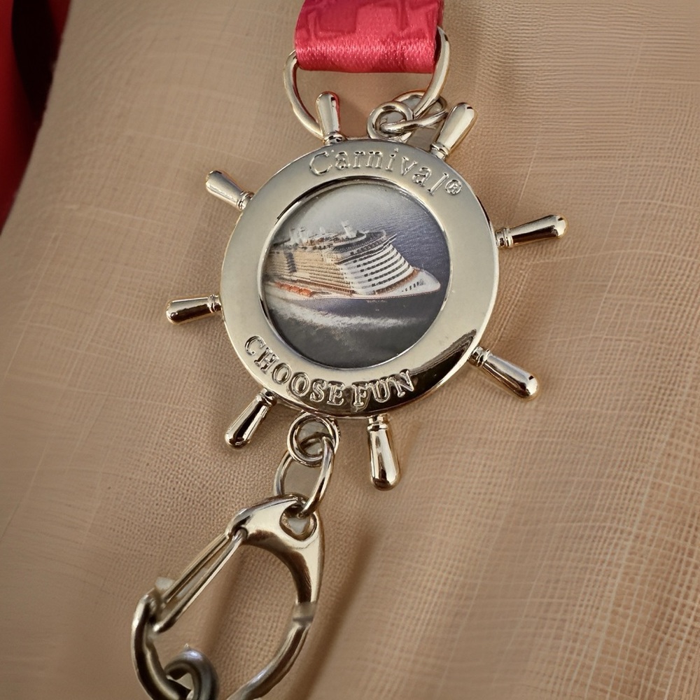 CRUISE 🚢 Ready bundle. Carnival Cruise photo Line ID Lanyard + 🏝️ Towel clips